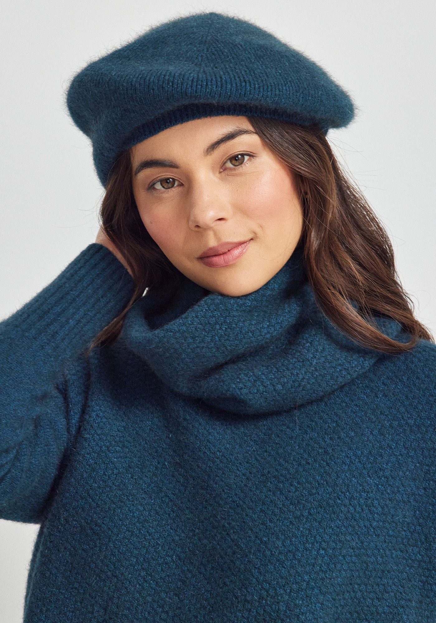 Untouched World Nia Beret