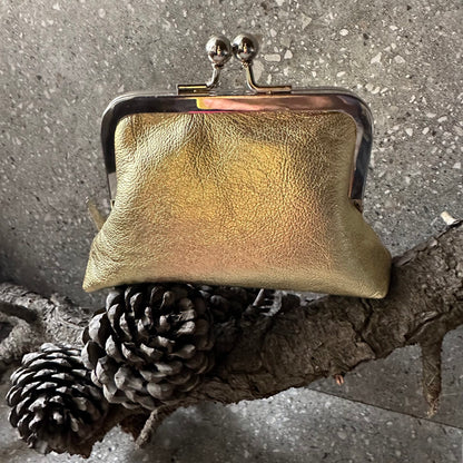 Sitting Pretty Itty Bitty Kisslock Coin Purse