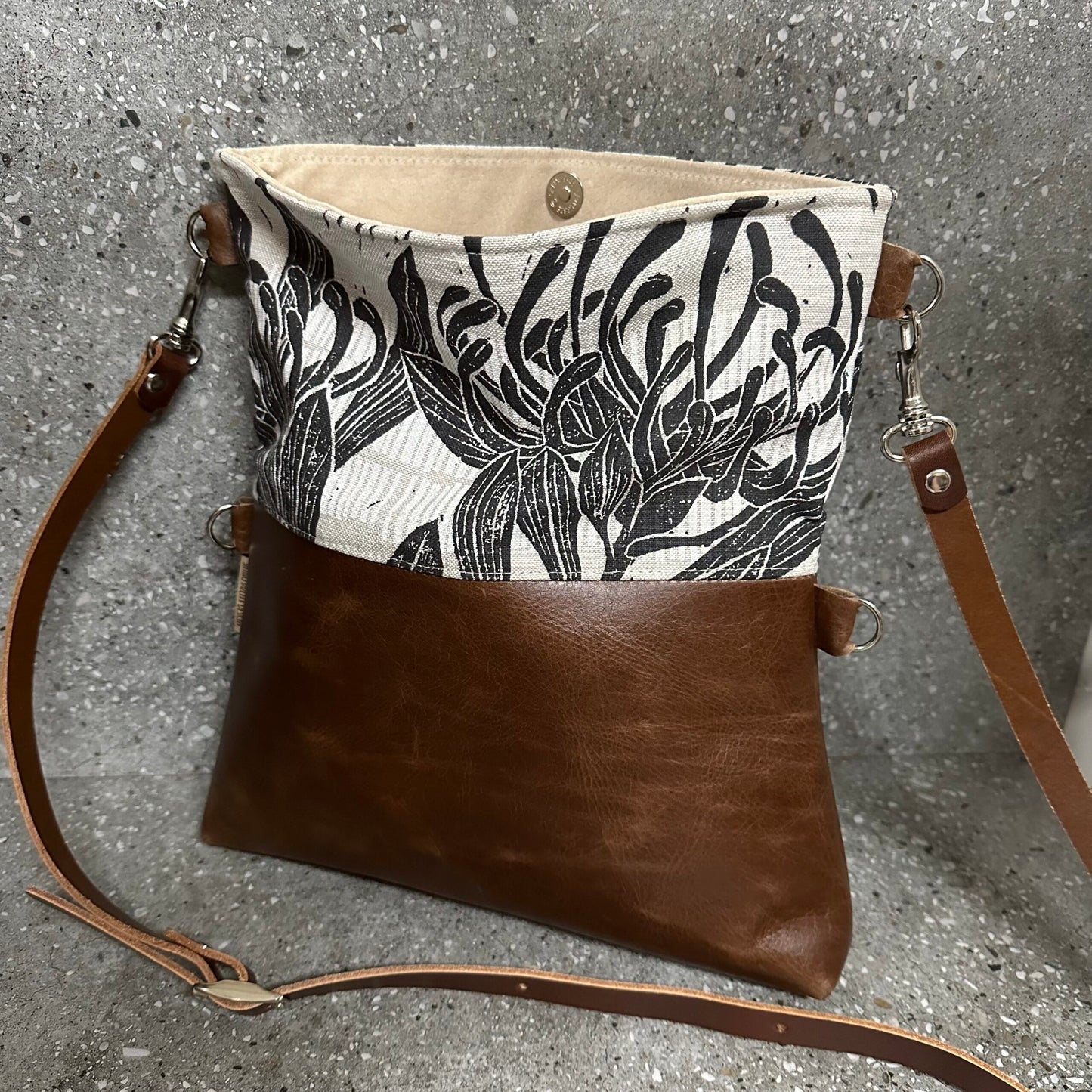 Sitting Pretty Grass Fold Over Bag