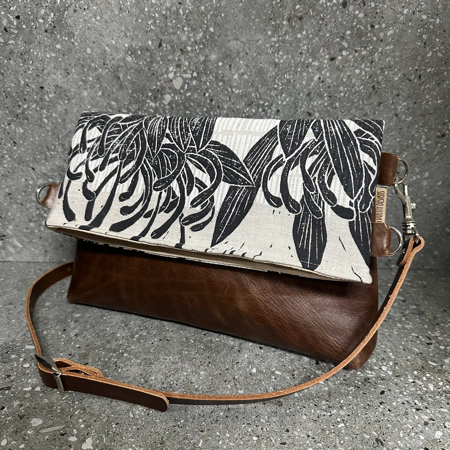 Sitting Pretty Grass Fold Over Bag