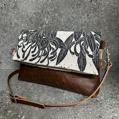 Sitting Pretty Grass Fold Over Bag